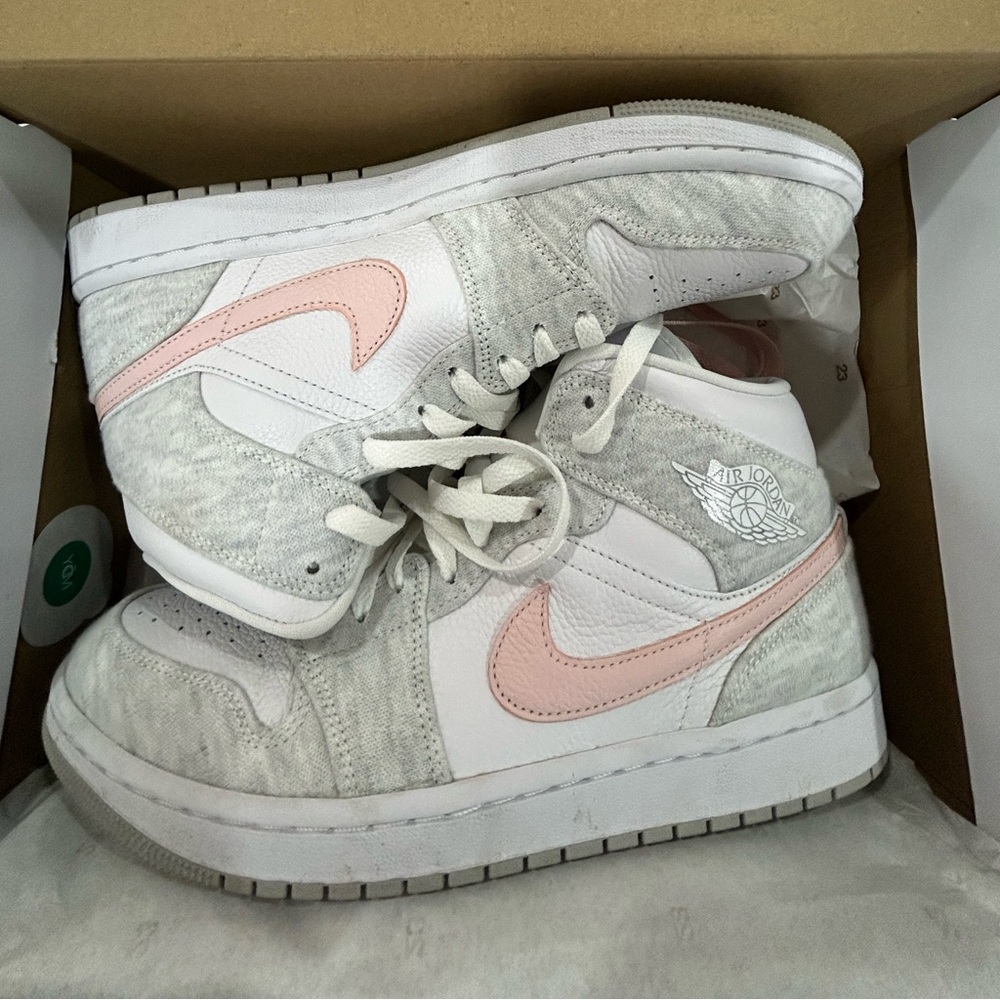 Women’s Jordan 1 Mid